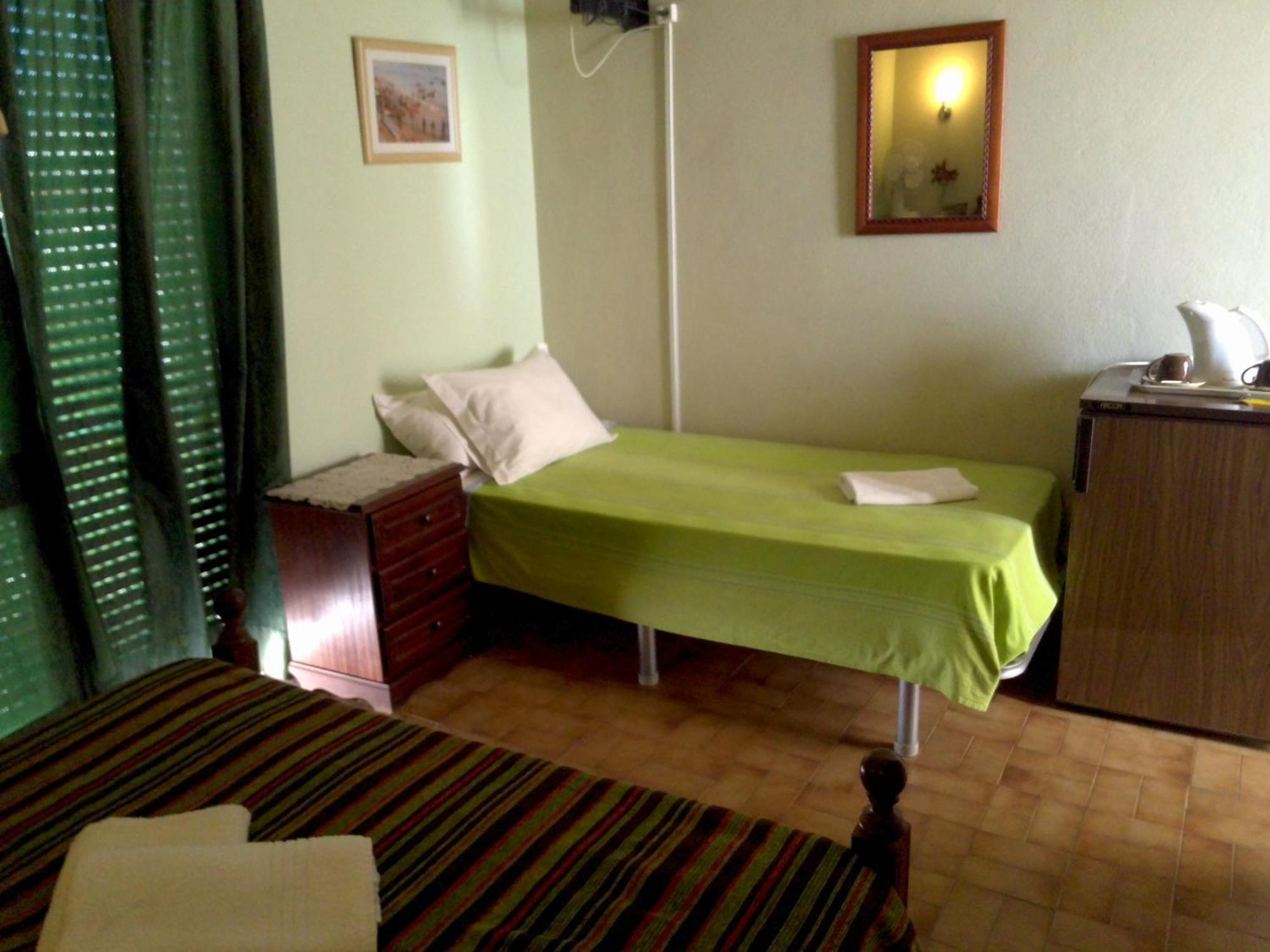 Guest House Pacifica Quarteira Εξωτερικό φωτογραφία